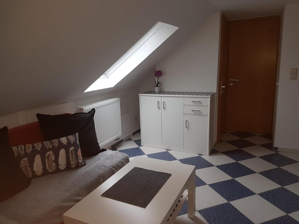 Ruhige Gemuetliche Ferienwohnung In Karlsruhe Daxlanden Fuer Monteure, Pendler, Geschaefsreisen, Wochenendreisen Exteriér fotografie