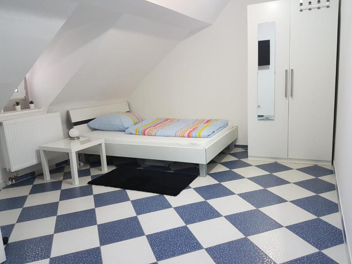 Ruhige Gemuetliche Ferienwohnung In Karlsruhe Daxlanden Fuer Monteure, Pendler, Geschaefsreisen, Wochenendreisen Exteriér fotografie